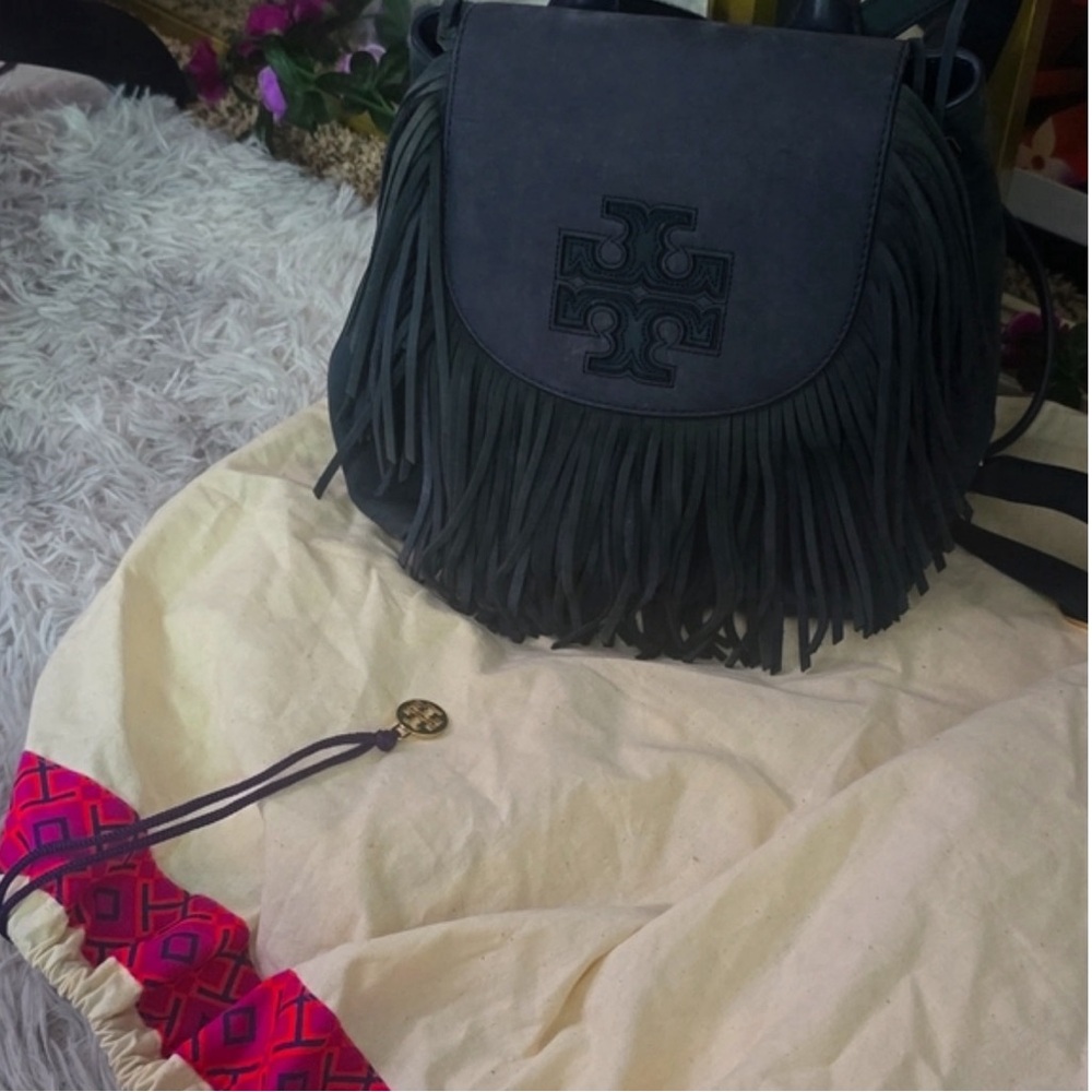 “Tory Burch Fleming Suede Fringe Crossbody Bag – Navy Blue”

• - Picture 2 of 10